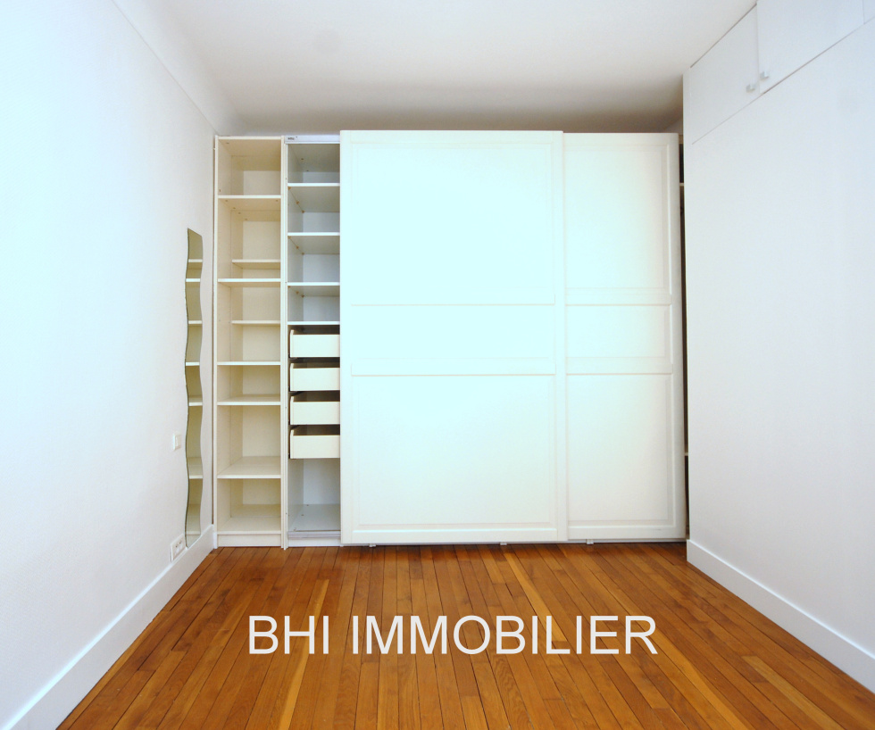 CHAMBRE 1 AVEC PLACARD
