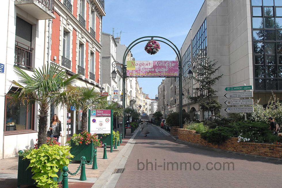 GRANDE ARTERE DU CENTRE VILLE A 3 MINUTES