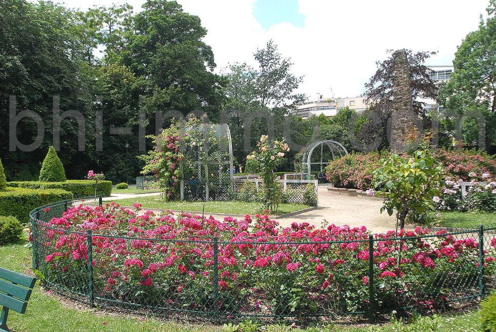 SQUARE RENE LE GALL A  7 MINUTES A PIED